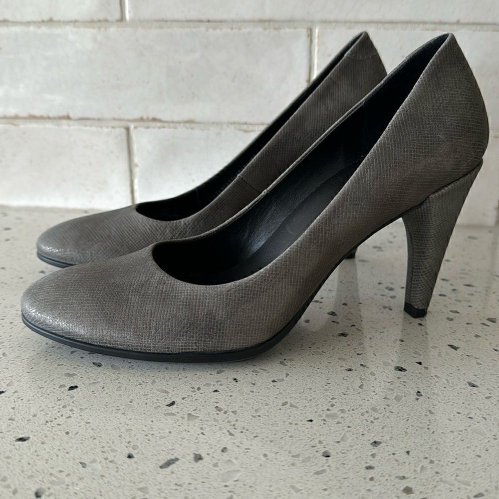 ECCO Patterned Gray. Leather high heels Pumps  Formal Dress Shoes Women’s Sz 37